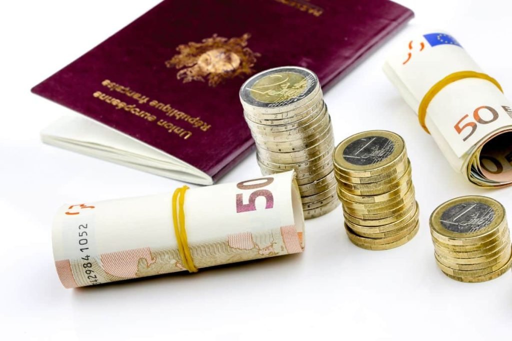 Earn Money While Traveling