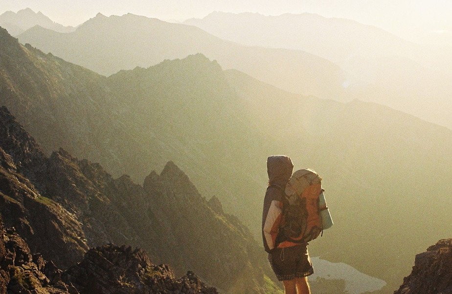 Best Travel Backpacks for Adventure 🎒: Expert Tips!